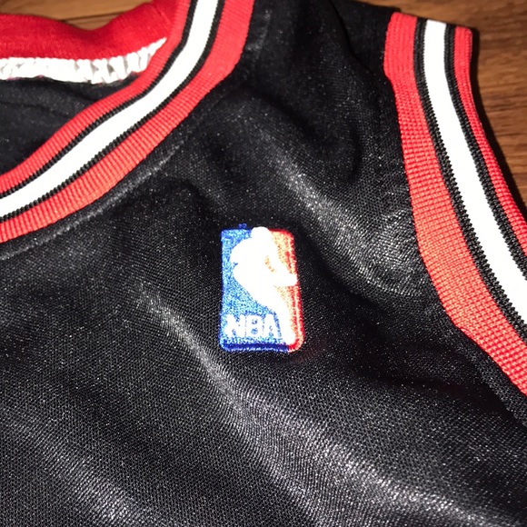 ADIDAS CHICAGO BULLS JERSEY - Picture 4 of 8